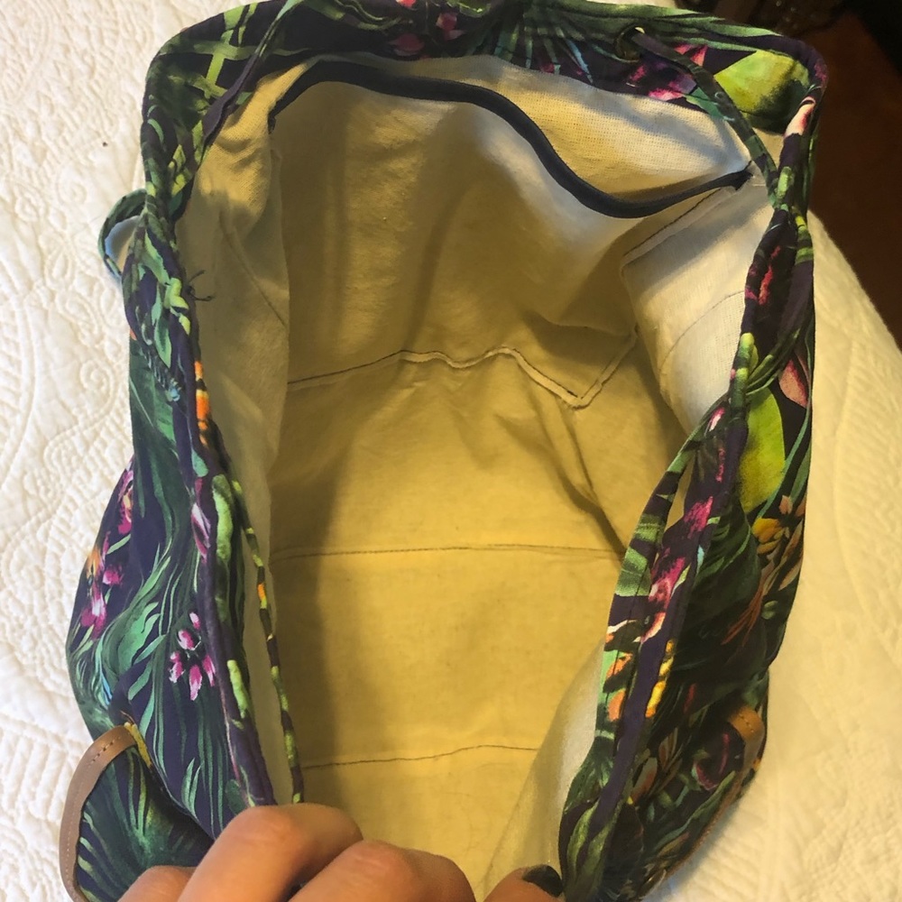 Tropical Backpack - Picture 5 of 11